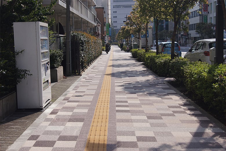 舗装ブロック【アースクルーSLIT】/株式会社イワタ