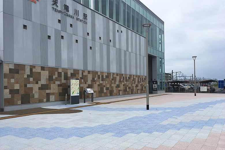 舗装ブロック【アースクルーSLIT】/株式会社イワタ