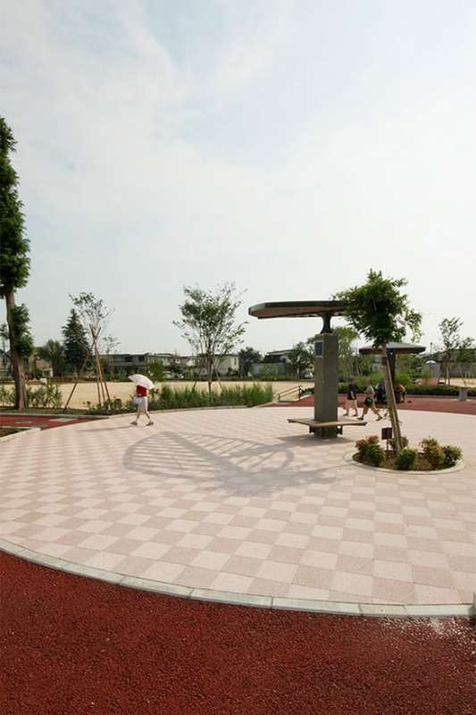 舗装ブロック【アースクルーSLIT】/株式会社イワタ