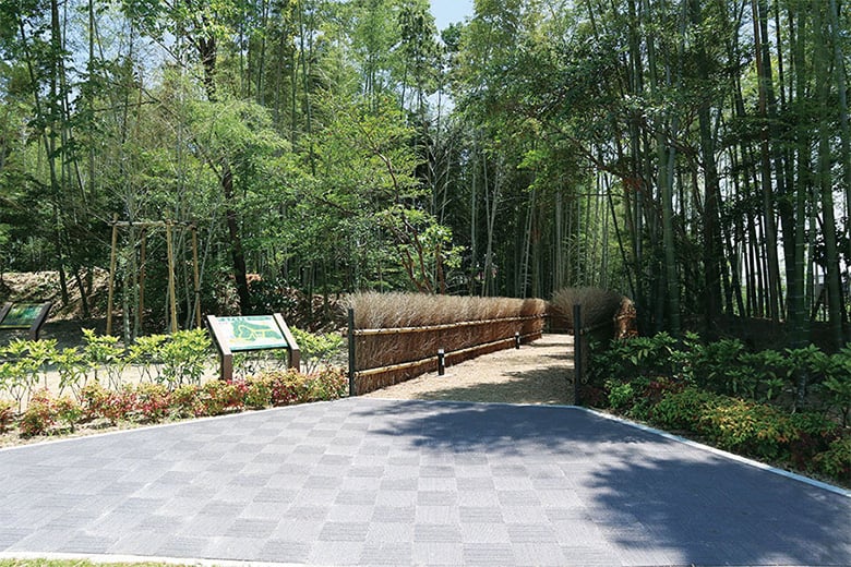 舗装ブロック【くしびき】/株式会社イワタ