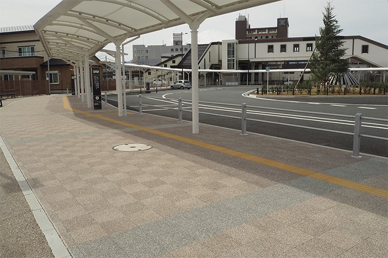 舗装ブロック【ペールスリットS】/株式会社イワタ