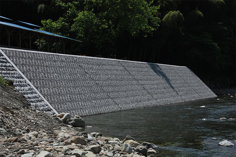 エコ・スプリットン鳳来Ⅱ/株式会社イワタ