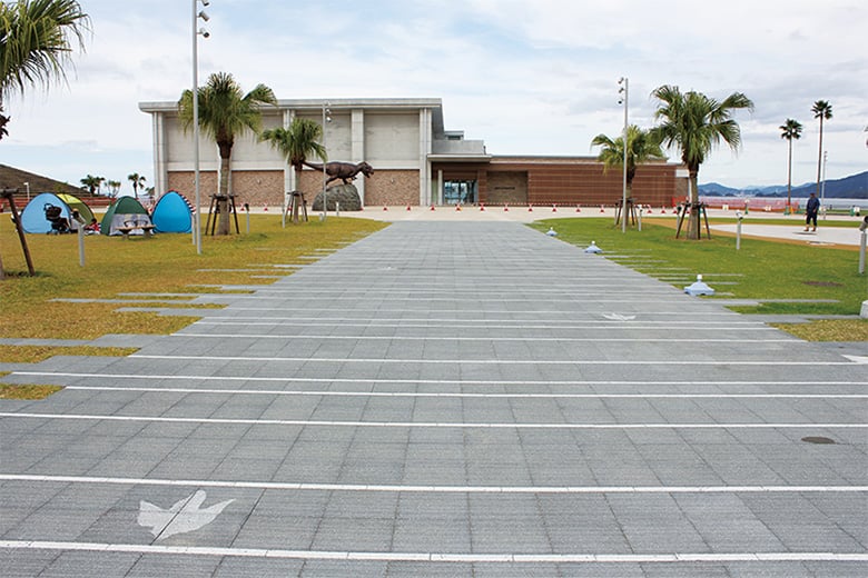 舗装ブロック【くしびき】