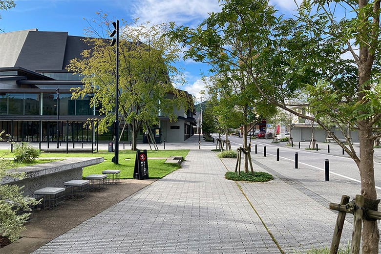 舗装ブロック【ザ・擬石】