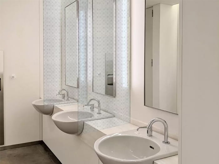 DDG JAPAN/ファブリックガラス(洗面台パーテーション)