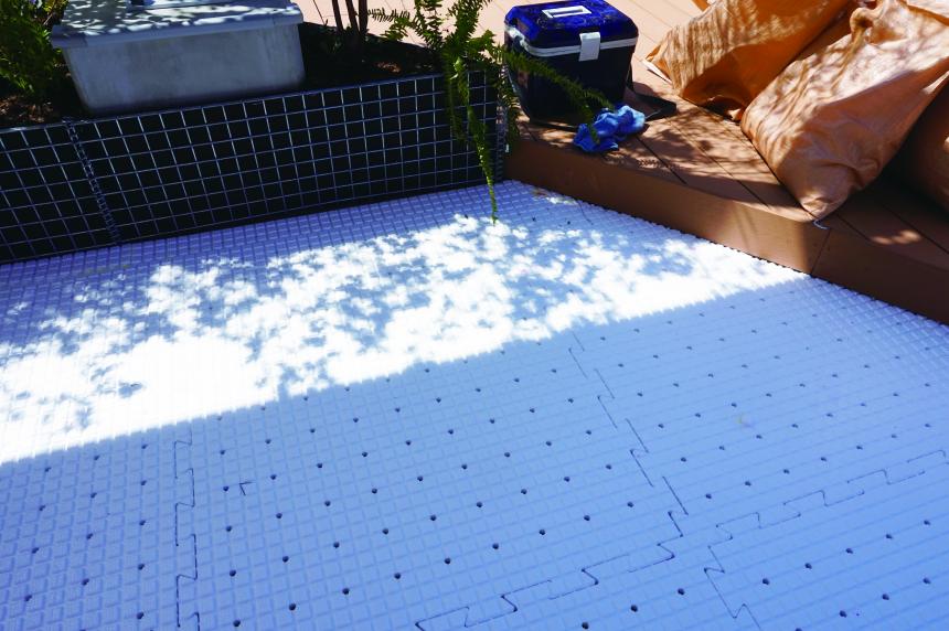 商業施設等の屋上向け人工芝+アンダーマット