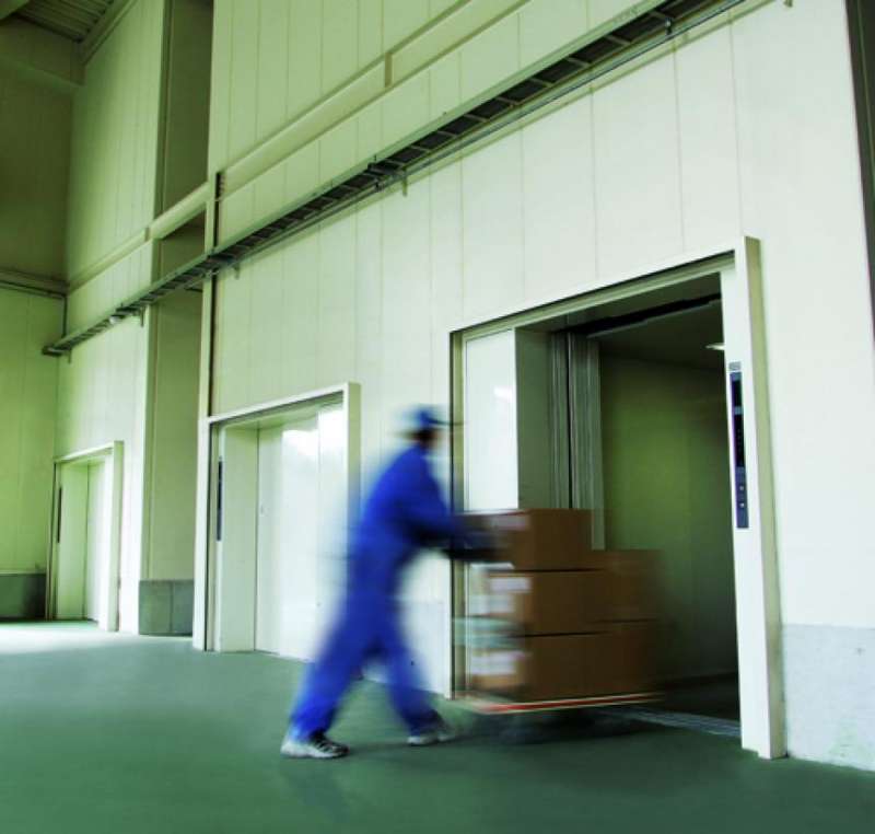 荷物用・人荷用エレベーター「マルチベアー」/ クマリフト株式会社