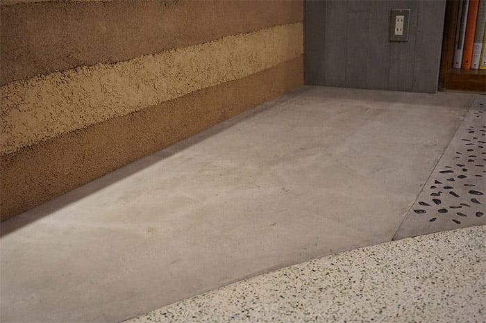 セメント系高性能クラック補修材 『ひびうめ～る』