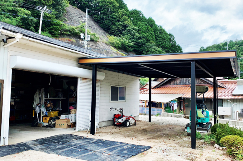 鉄骨屋が作った武骨なカーポート「B-CANO」