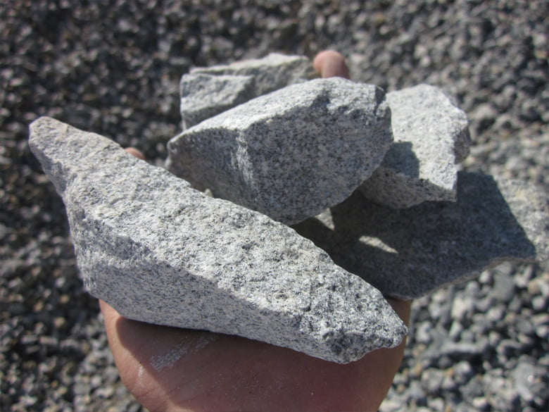 国産庵治(あじ)玉石/株式会社ダイセイ