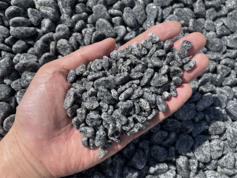 国産庵治(あじ)玉石