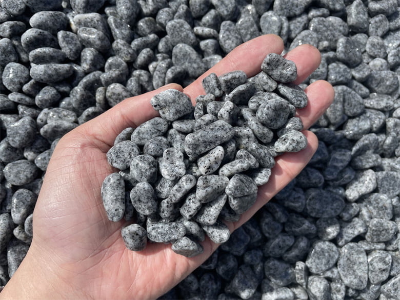 国産庵治(あじ)玉石