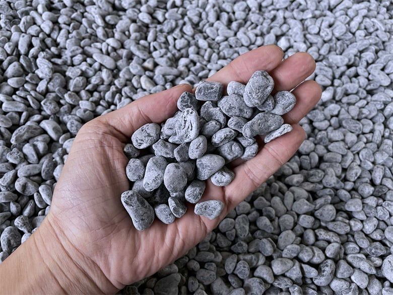 Bグレー(灰色玉砂利)