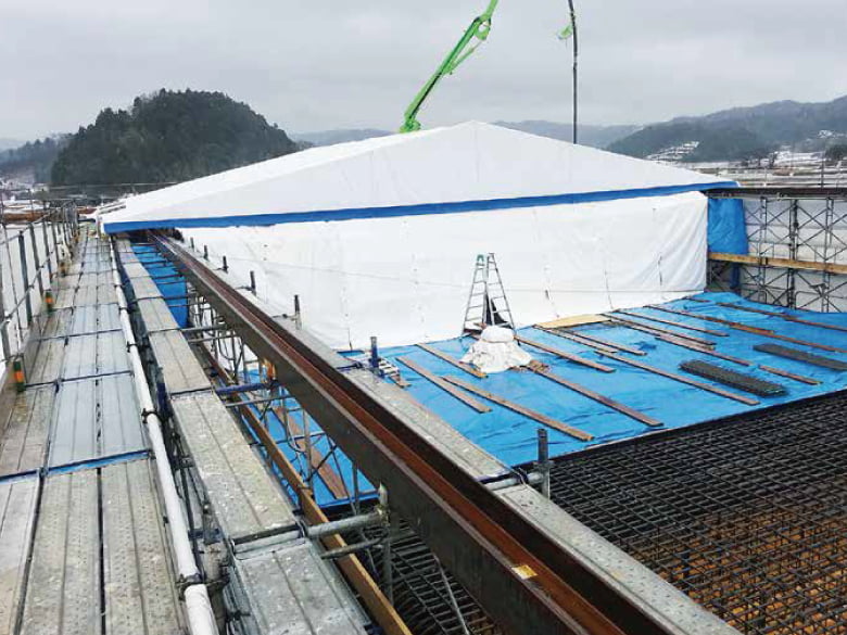 全天候型仮設屋根「簡易屋根トラス」/関西仮設株式会社