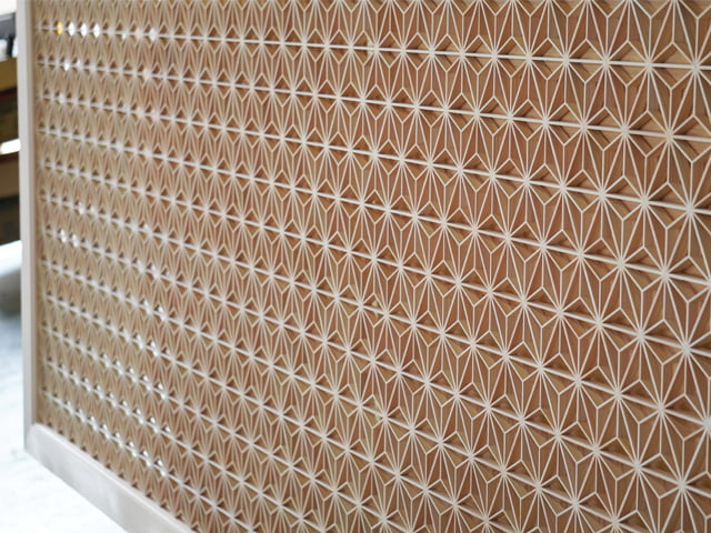 「縁起組子」壁面パネル