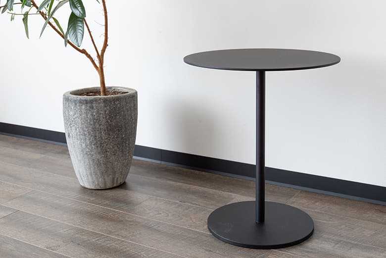 スチール製巾木「ハバテツ」