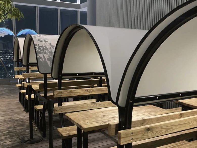 テーブルハウス