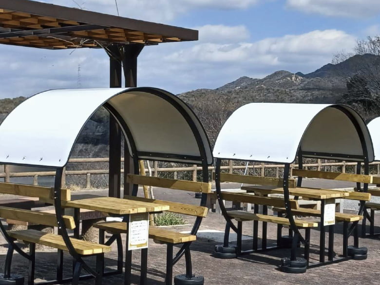 テーブルハウス