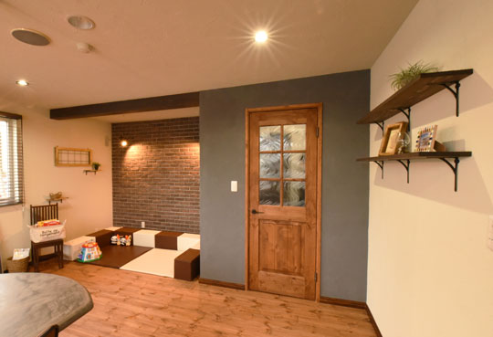 1面だけをグレーにすると、お部屋のアクセントにもなります