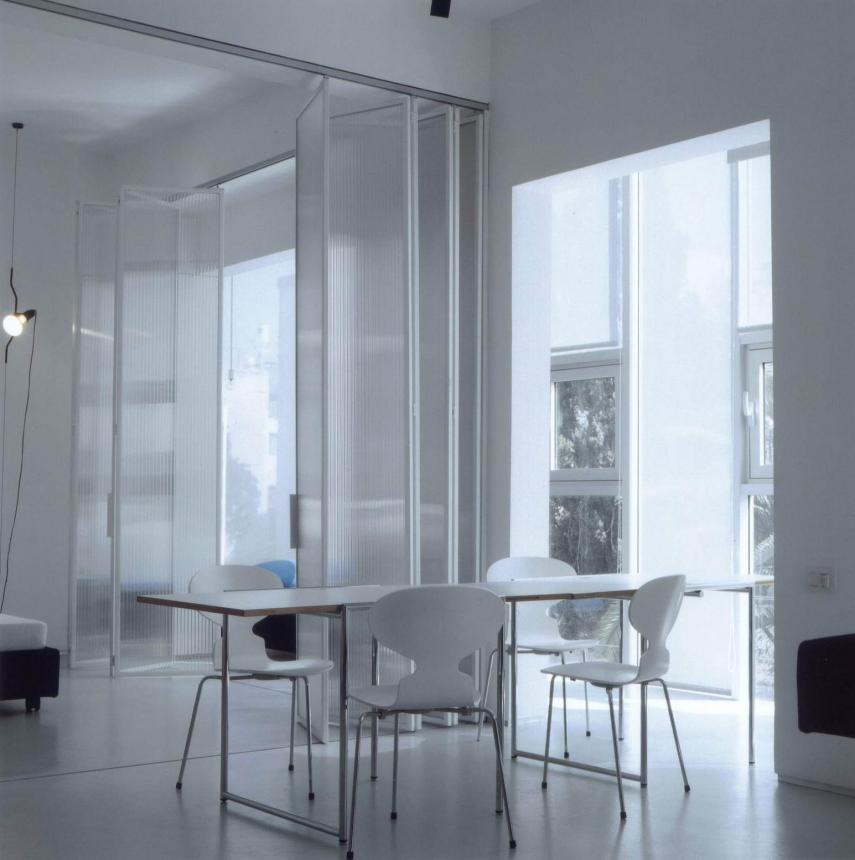 中空ポリカシート「Polvgal / ポリガル」インテリアパーテーション事例