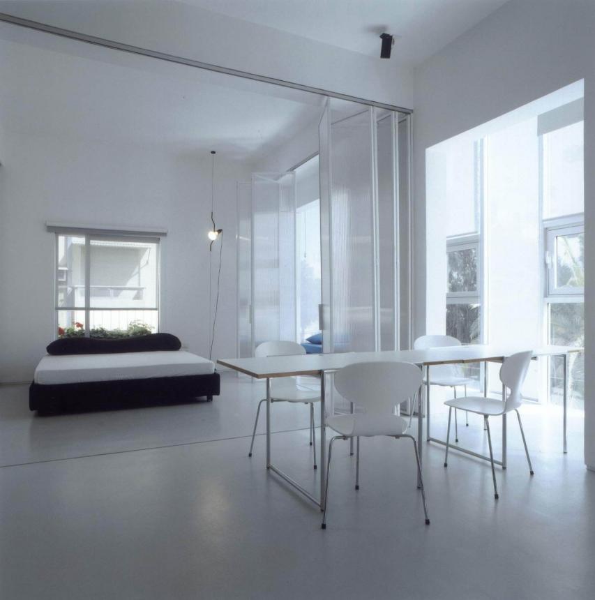 中空ポリカシート「Polvgal / ポリガル」インテリアパーテーション事例