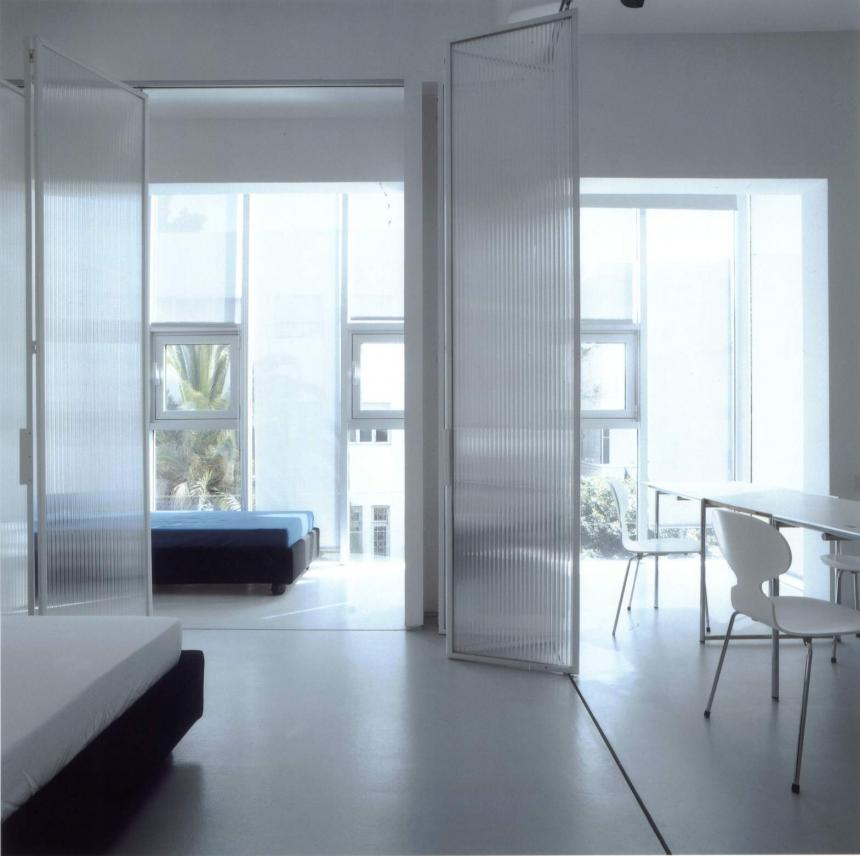 中空ポリカシート「Polvgal / ポリガル」インテリアパーテーション事例