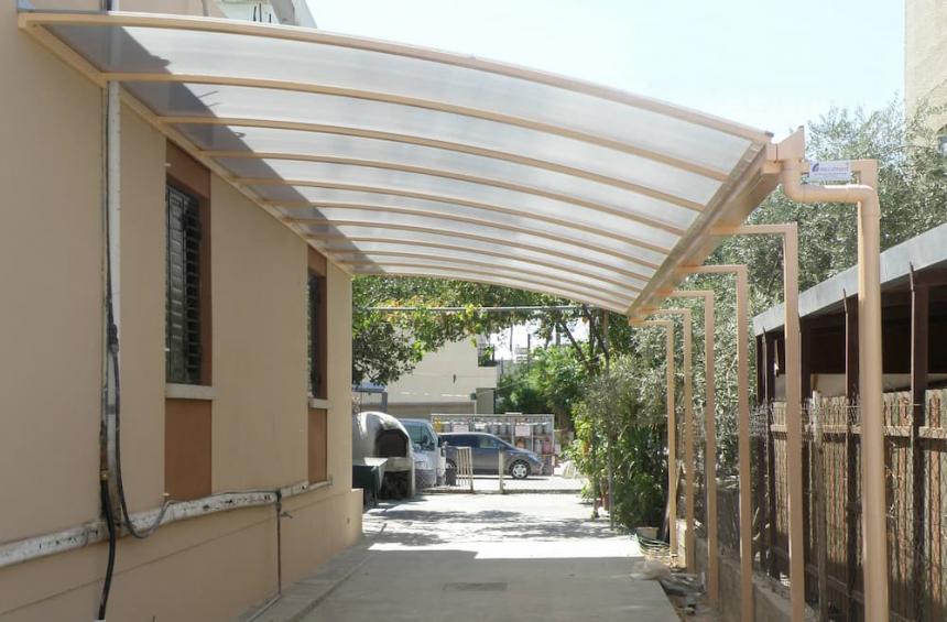 中空ポリカシート「Polvgal / ポリガル」カーポート/サンシェード事例