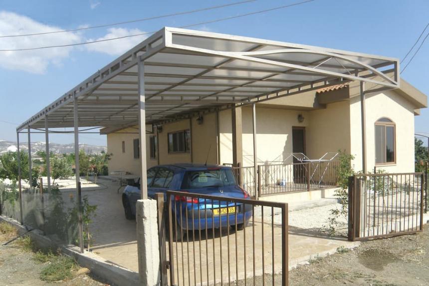 中空ポリカシート「Polvgal / ポリガル」カーポート/サンシェード事例