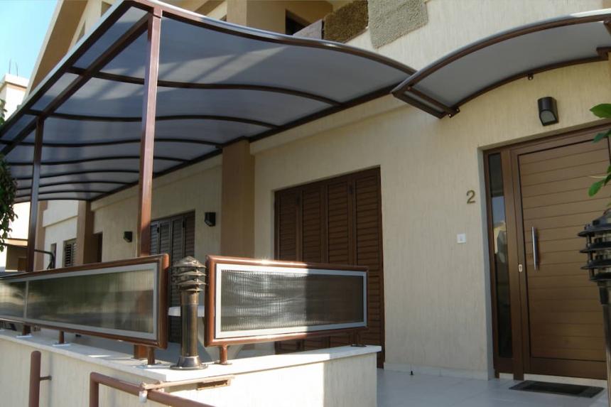 中空ポリカシート「Polvgal / ポリガル」カーポート/サンシェード事例