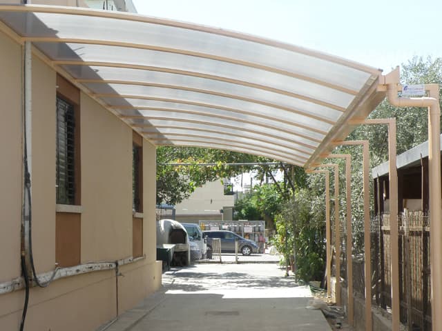 中空ポリカシート「Polvgal / ポリガル」カーポート/サンシェード事例