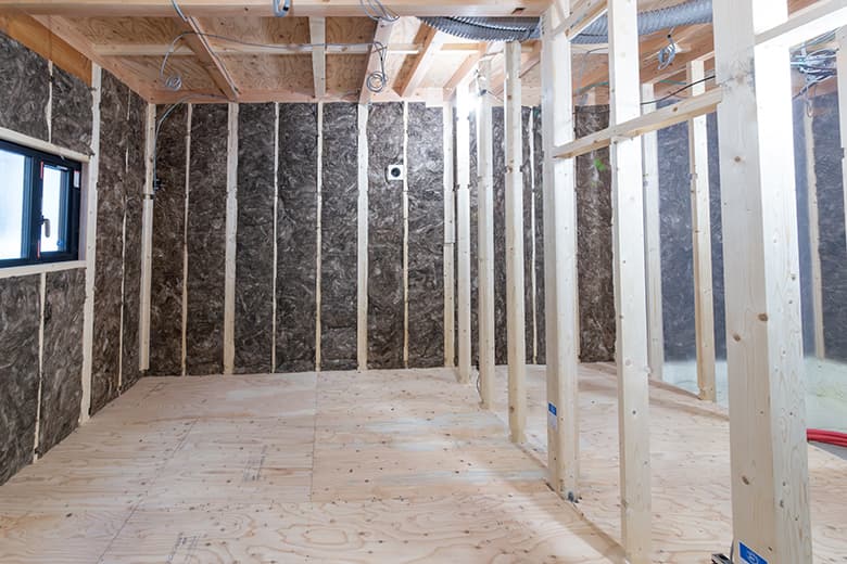 【アースウール】EARTHWOOL®高性能グラスウール断熱材  バットタイプ 密度 20kg/m3