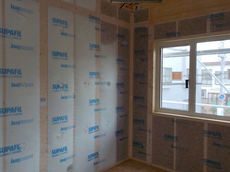 【スーパーフィル】SUPAFIL® FRAME吹込み用グラスウール断熱材  屋根・床・壁用