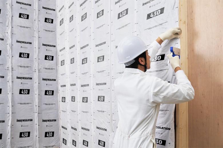 【クナウフ・インシュレーション】防湿層付きグラスウール断熱材
