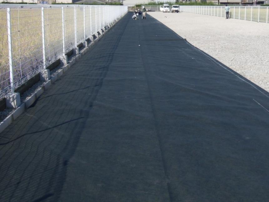 曝露でも砕石下でも!実績多数で安心のロングセラー商品『KOMA防草シート』