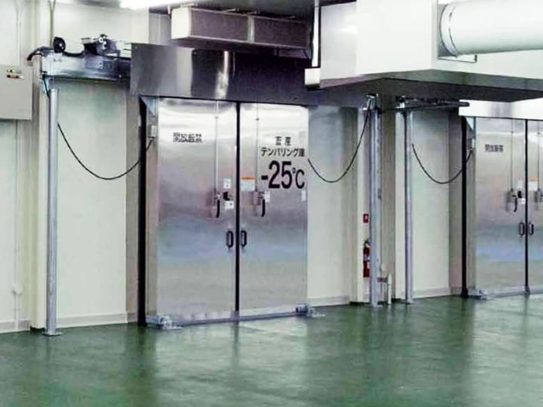 冷凍冷蔵倉庫/食品加工工場 「産業用 防熱扉シリーズ・クールバリアドア」/ 金剛産業株式会社