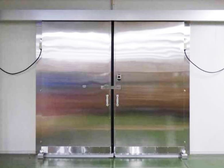 冷凍冷蔵倉庫/食品加工工場 「産業用 防熱扉シリーズ・クールバリアドア」/ 金剛産業株式会社