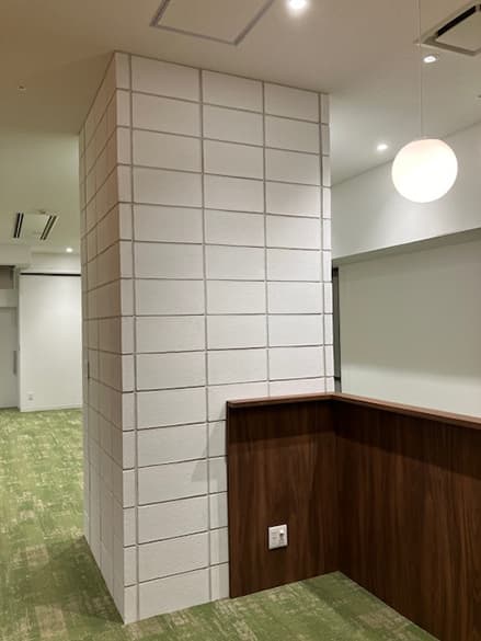 軽量コンクリートブロック風タイル-ホワイト-(白塗装品)/有限会社工房志楽