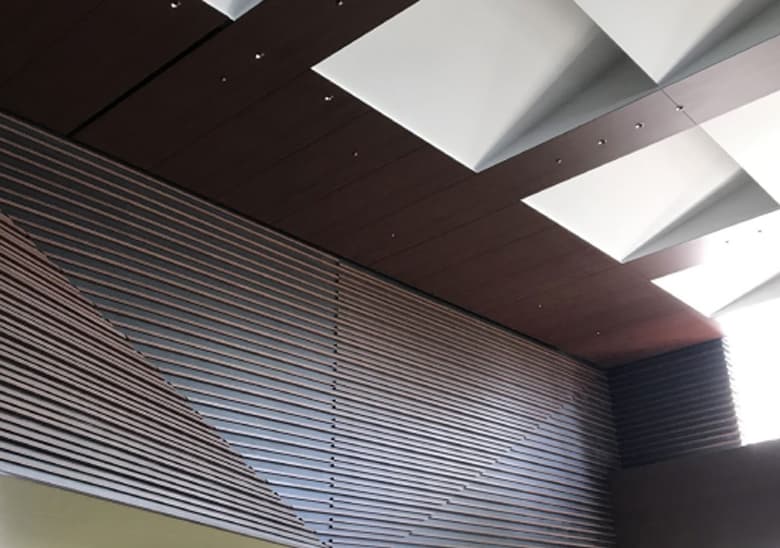 不燃 Vカットリブ・ルーバー/興和産業株式会社