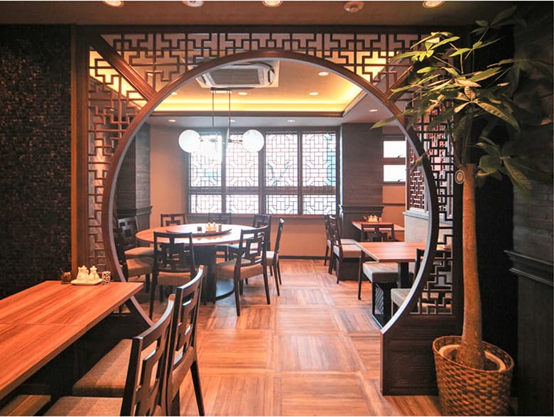 空間演出に最適な「店舗用無垢アジアン格子」