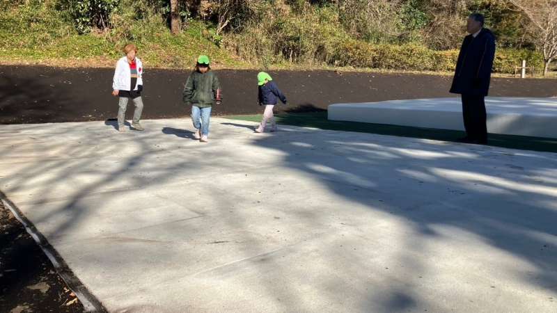 紙製人工芝「OJO⁺ / オージョ」|国際紙パルプ商事株式会社 / SHIFT ON