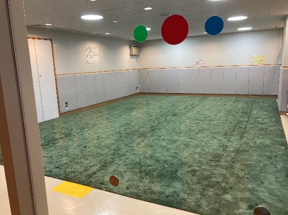 紙製人工芝「OJO⁺ / オージョ」|国際紙パルプ商事株式会社 / SHIFT ON