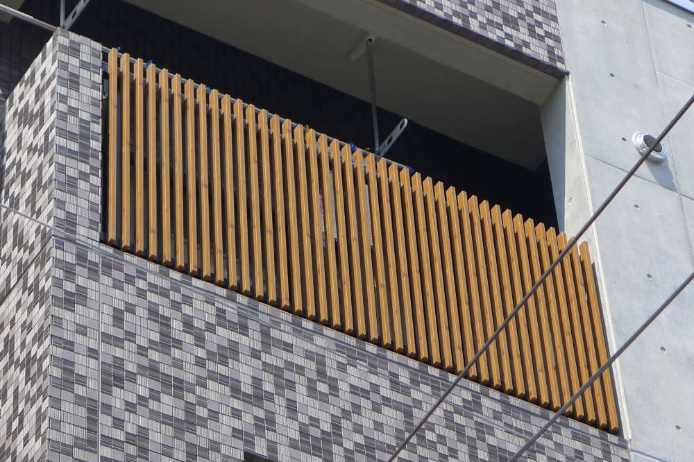 アルミ手すりWill Line「木目調格子」