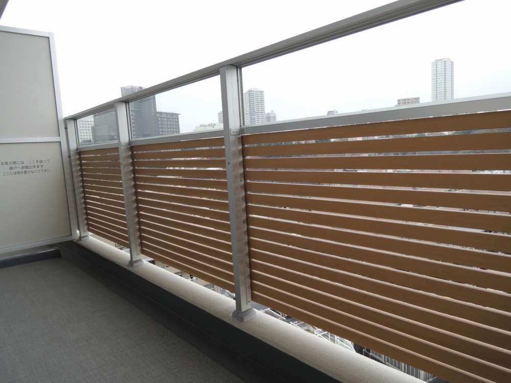 アルミ手すりWill Line「木目調格子」