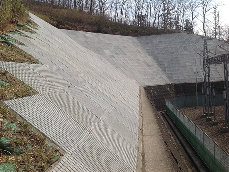 のり面向け防草マット【マルチマット】