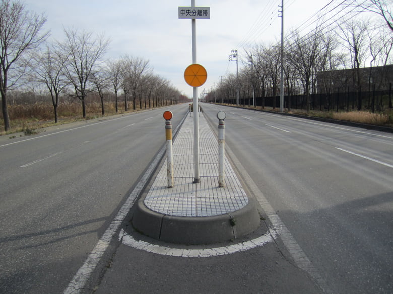 中央分離帯防草マット【マルチマット】