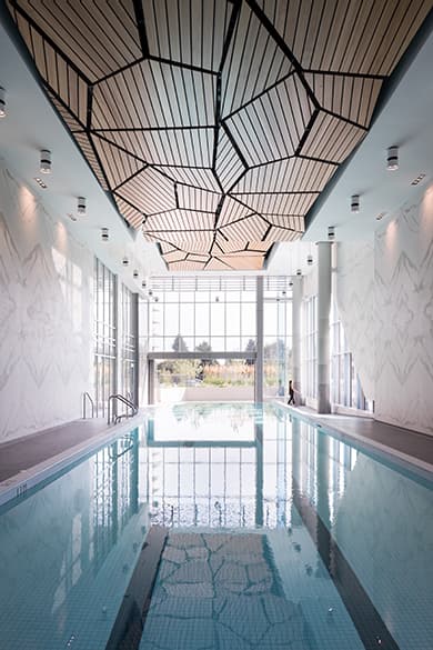 大判セラミックタイル(白系大理石調/鏡面仕上げ)/ラミナムジャパン株式会社