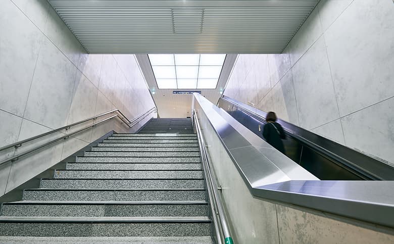 業界最薄3.5mm厚大判タイル/ラミナムジャパン株式会社