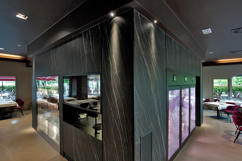 LAMINAM 大判磁器質セラミックタイル(I Naturaliシリーズ/黒系)/ラミナムジャパン株式会社