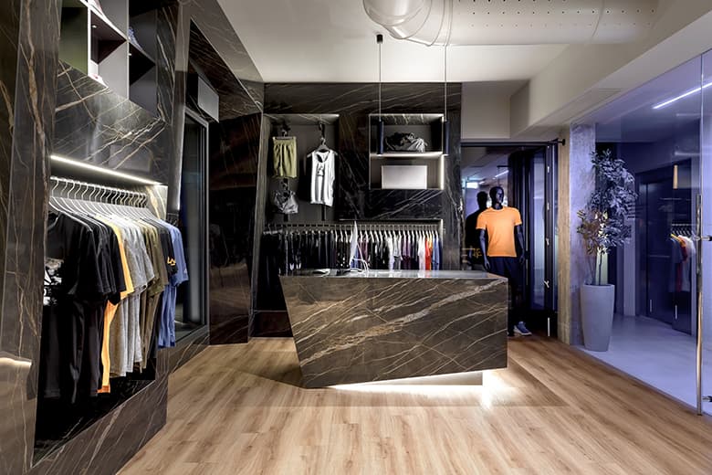 LAMINAM 大判磁器質セラミックタイル(I Naturaliシリーズ/黒系)/ラミナムジャパン株式会社