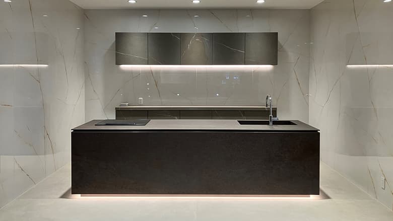 【住宅リフォーム案件の課題解決】業界最薄3.5mm厚大判タイル/ラミナムジャパン株式会社